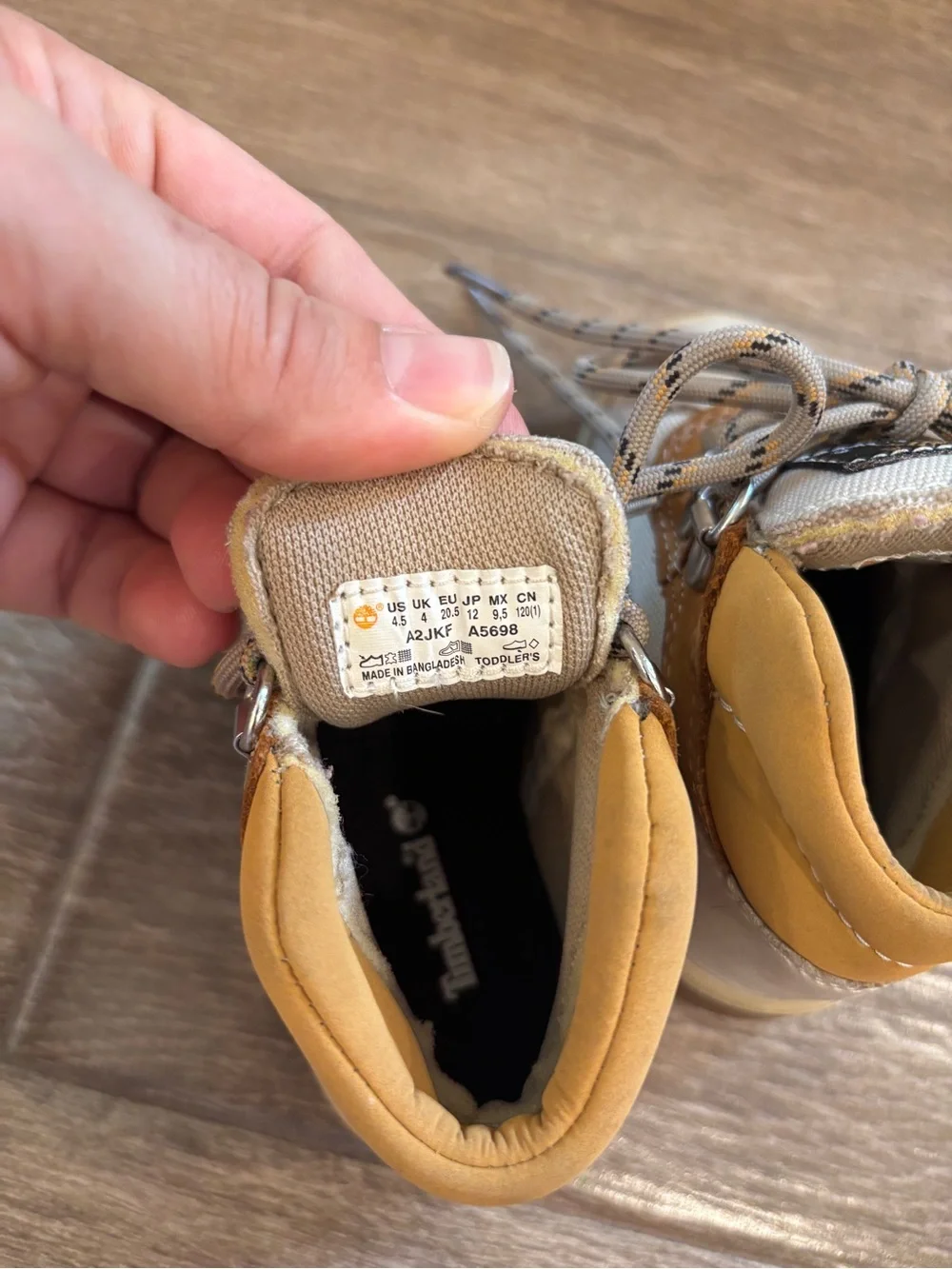 Timberland Kids Cream and Tan Outdoor Lace-Up Boots Toddler Size 4.5 Boys Hiking